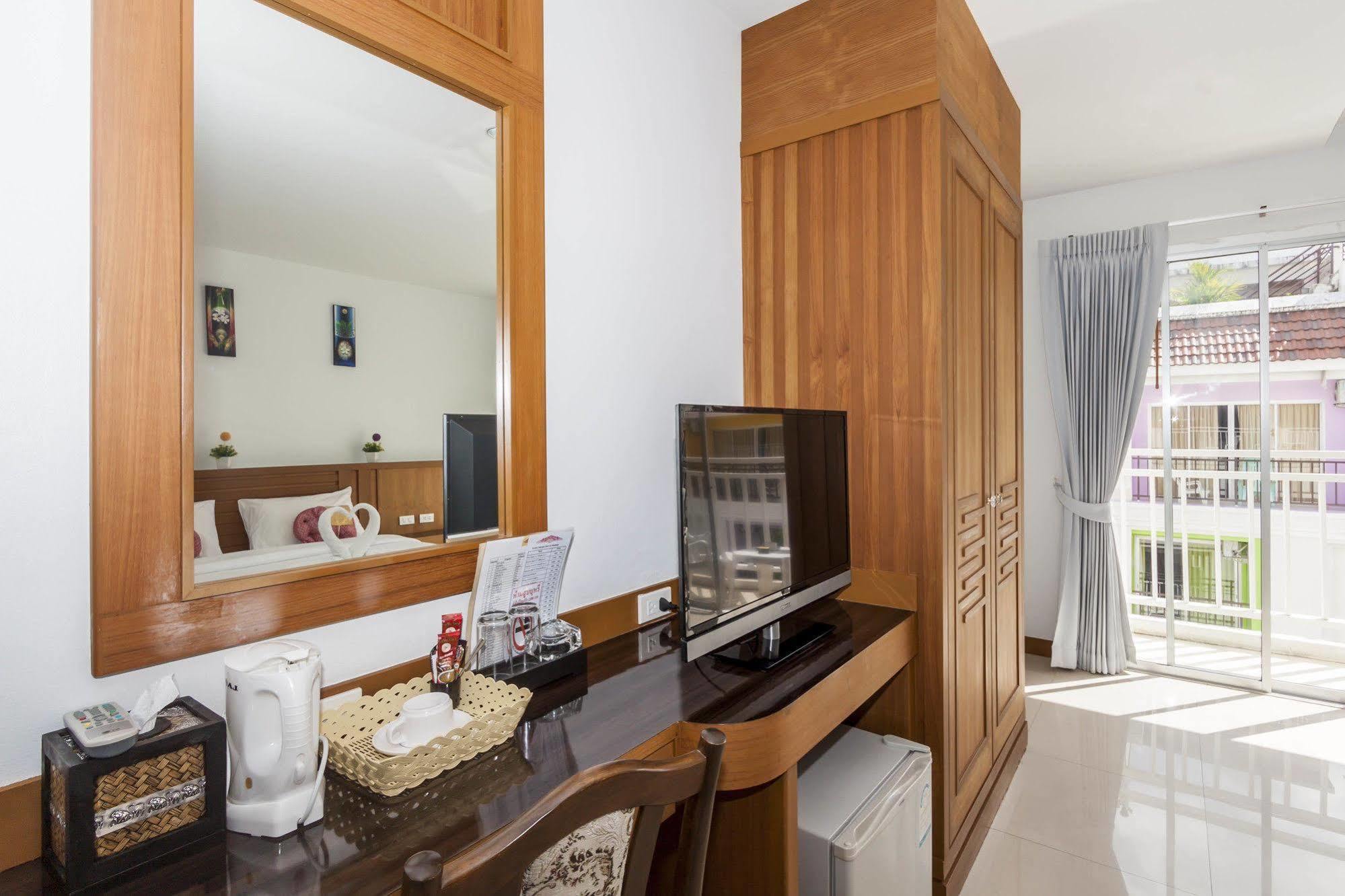 ลาร์น พาร์ค รีสอร์เทล Hotel Patong ภายนอก รูปภาพ
