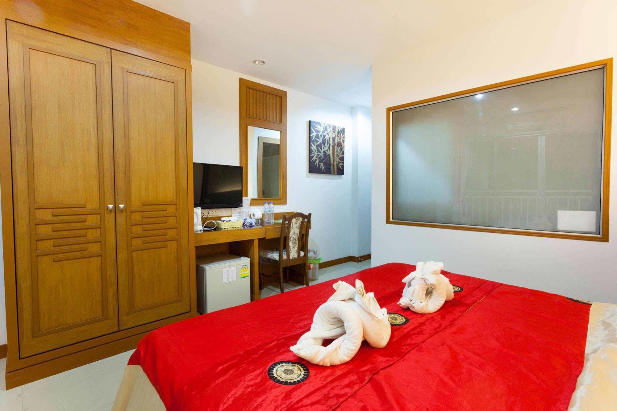 ลาร์น พาร์ค รีสอร์เทล Hotel Patong ภายนอก รูปภาพ